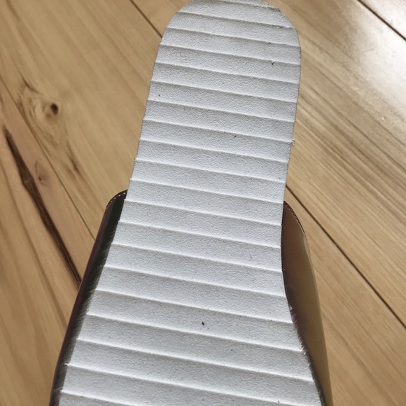 JoJo Siwa “Be You” sandals. - Picture 5 of 6